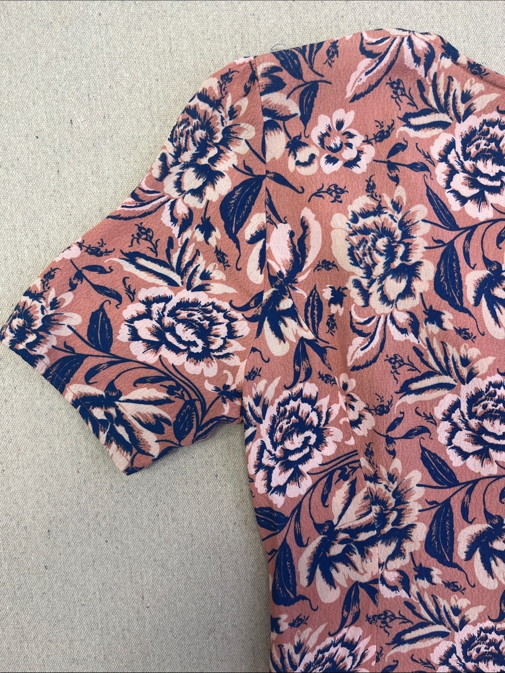 GAP Pink Floral Button Front Dress Pockets Rayon Boho Cottagecore Size 4 - Picture 16 of 16